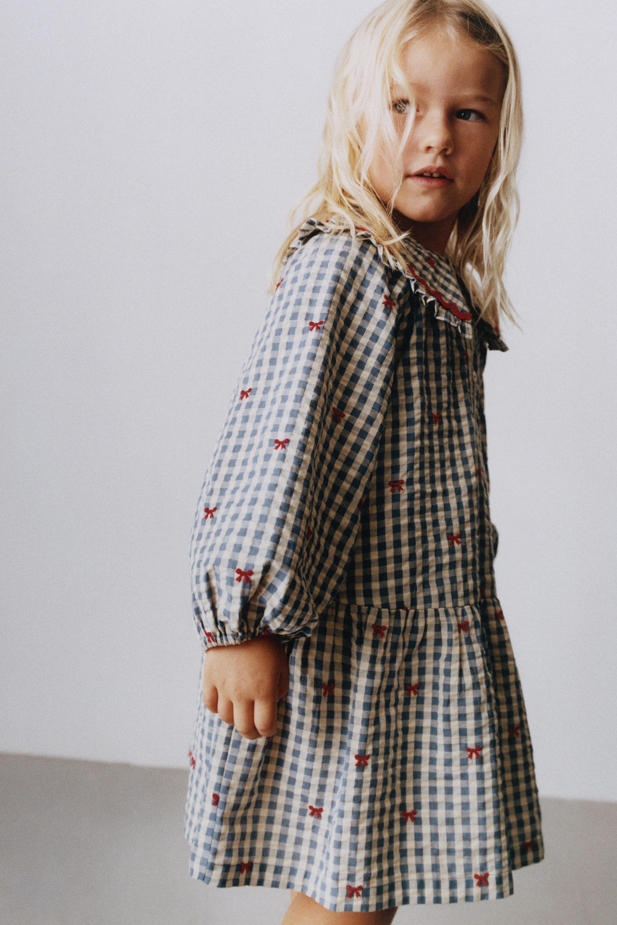 ROBE À CARREAUX AVEC LACETS BRODÉS